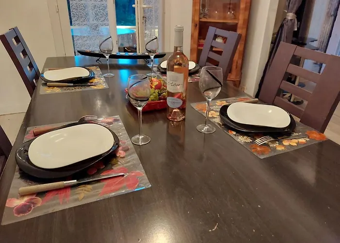 Tranquille Dans La Cité Du Mimosa - 2 étoiles - Axelle Loc'appart Hébergement de vacances Mandelieu