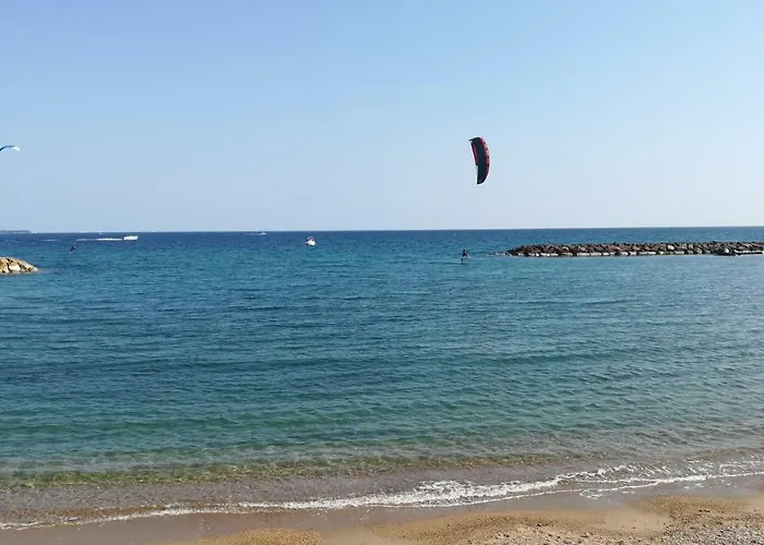 Tranquille Dans La Cité Du Mimosa - 2 étoiles - Axelle Loc'appart Hébergement de vacances Mandelieu